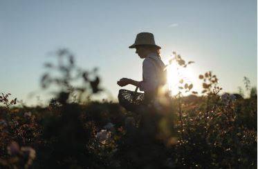 Dior Parfums CHRISTIAN DIOR ليكن الجمال بصمتك