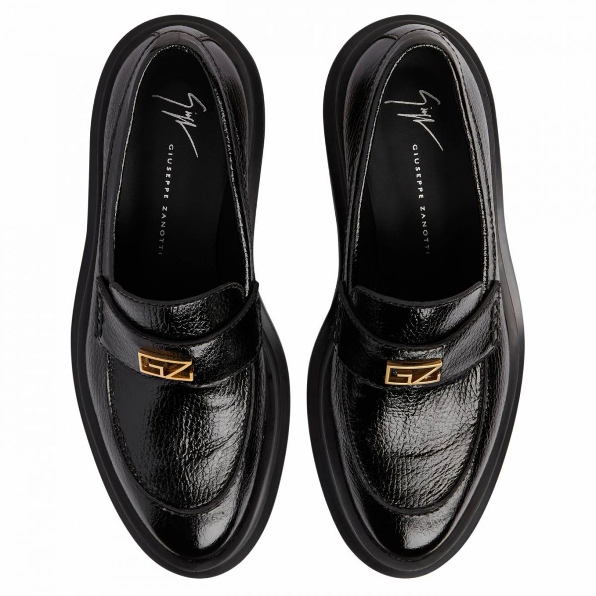 جيوسيبي زانوتي... مجموعة خريـف وشتاء 2021-2022 للرجال والنساء