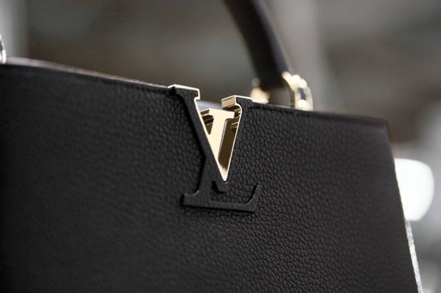 LV CAPUCINES 1892 v4 horizon