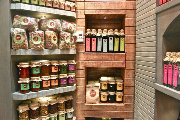 أليك 6 مكوّنات غذائية في مطبخك لا تنتهي مدة صلاحيتها بالتخزين الصحيح