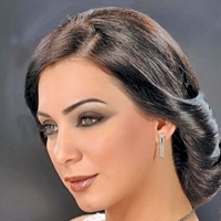 أزمة ترتيب الأسماء بين سُلاف فواخرجي وسمية الخشَّاب وصابرين