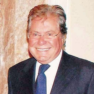 حسين فهمي: لم أحسم ترشحي...