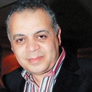 نقيب الممثلين أشرف زكي: قرار توثيق عقود النجوم...