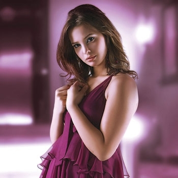 إيمان العاصي: لم أحسم قرار العودة