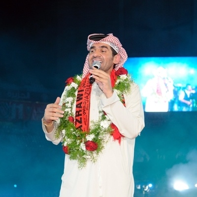 حسين الجسمي يحتفل مع نادي الجزيرة