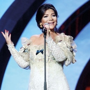 أصالة تظهر حاملاً...