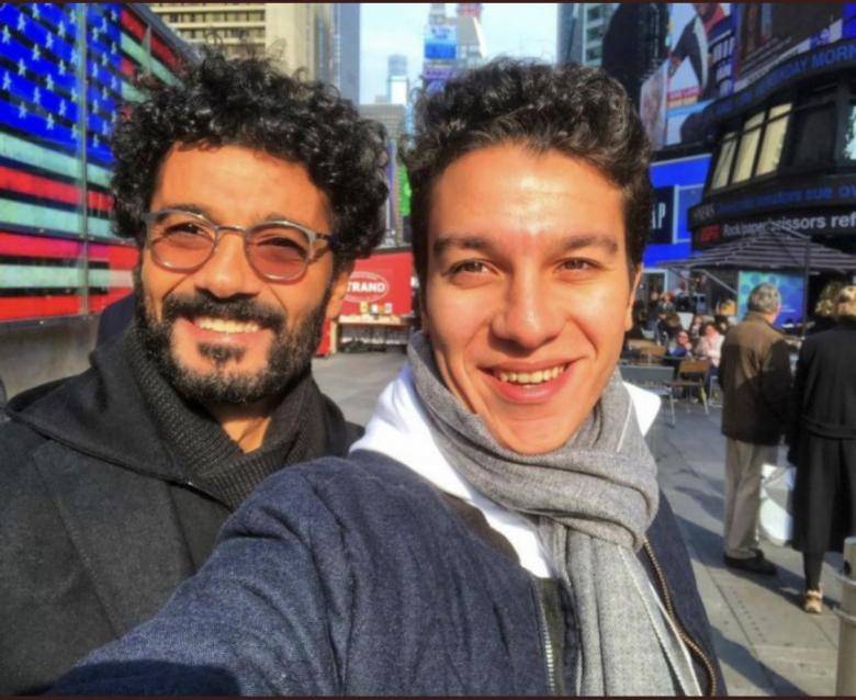 خالد النبوي ينشر صورة مع نجله... وهذا ما قاله عن اتجاهه الى التمثيل