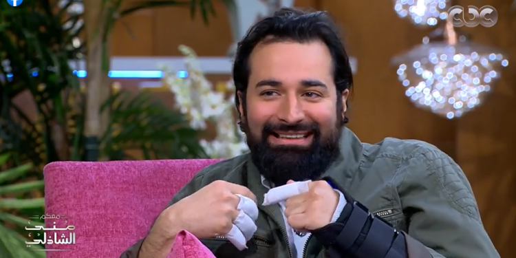 أحمد حاتم يكشف عن إصابته... 