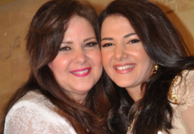 رسالة من دنيا سمير غانم لوالدتها دلال عبد العزيز وصورة تثير التعاطف