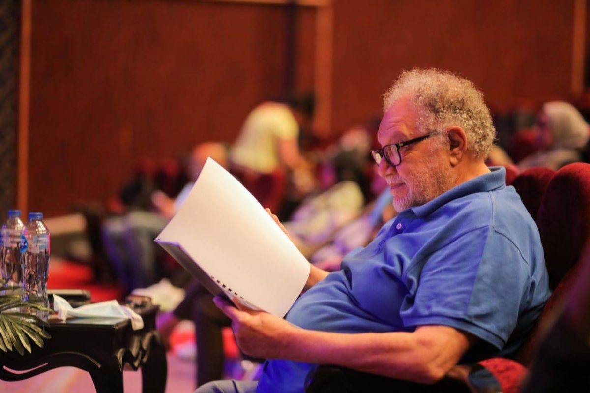 يحيى الفخراني يعود للمسرح وهذا الفنان مفاجأته