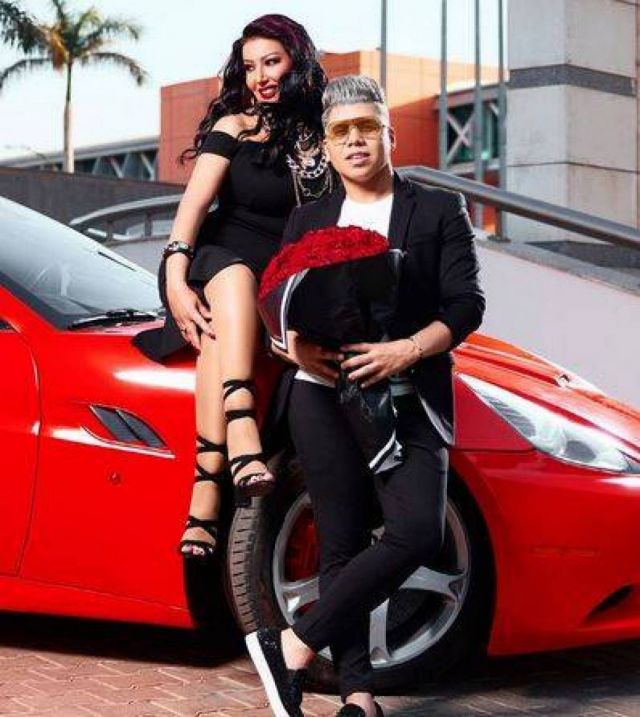 عمر كمال يهاجم سمية الخشاب