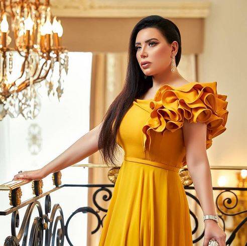 بالصور - عبير صبري تخطف الأنظار بإطلالتها الصيفية