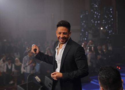 محمد حماقي يتغزل بشريهان: 