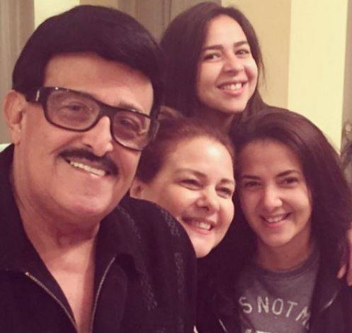 إيمي سمير غانم تُثير قلق الجمهور بصورة لوالديها