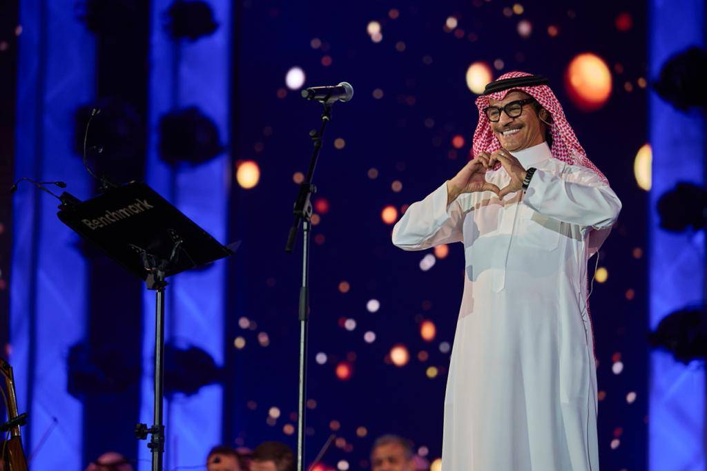 رابح صقر يحلّق مع جمهور جدّة