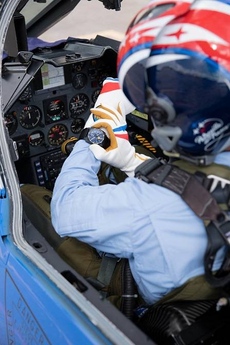 لعشاق الساعات والمغامرات.. تعرفوا إلى ساعة BR03-94 Patrouille De France من Bell & Ross