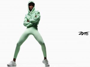 ريبوك وفيكتوريا بيكهام تتعاونان لإطلاق مجموعة "دروب فايف" الجديدة