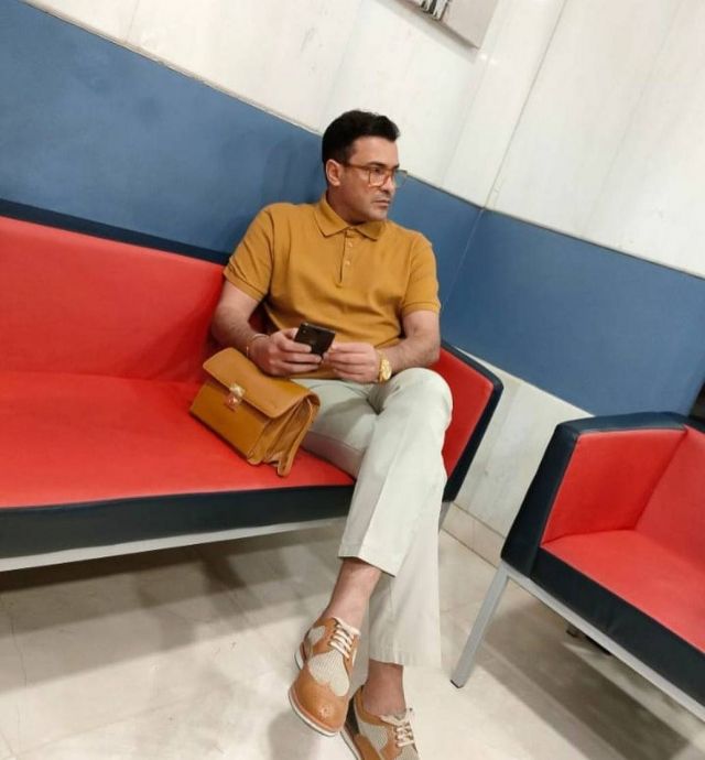 الموت يفجع النجم محمد رجب