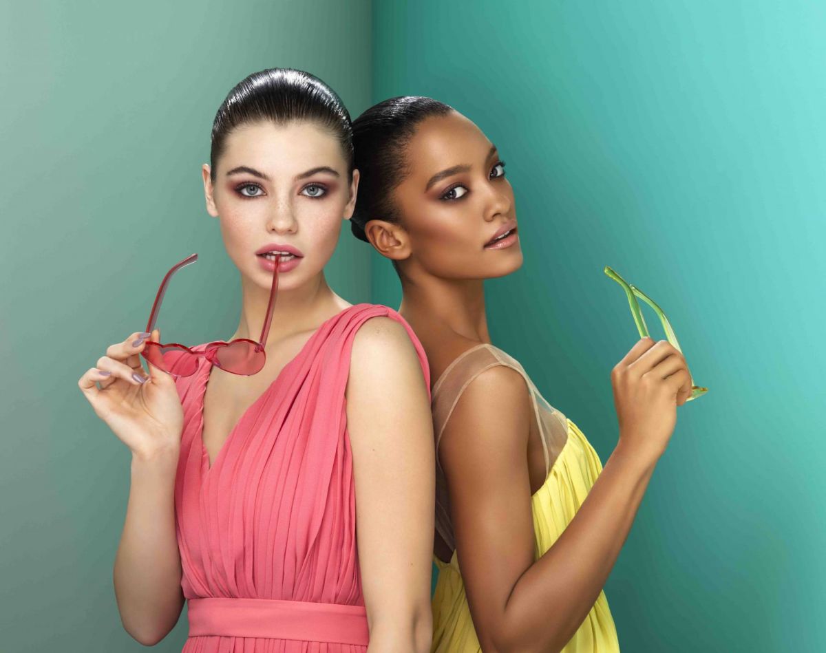 إليك أجمل خمس إطلالات هذا الصيف مع 