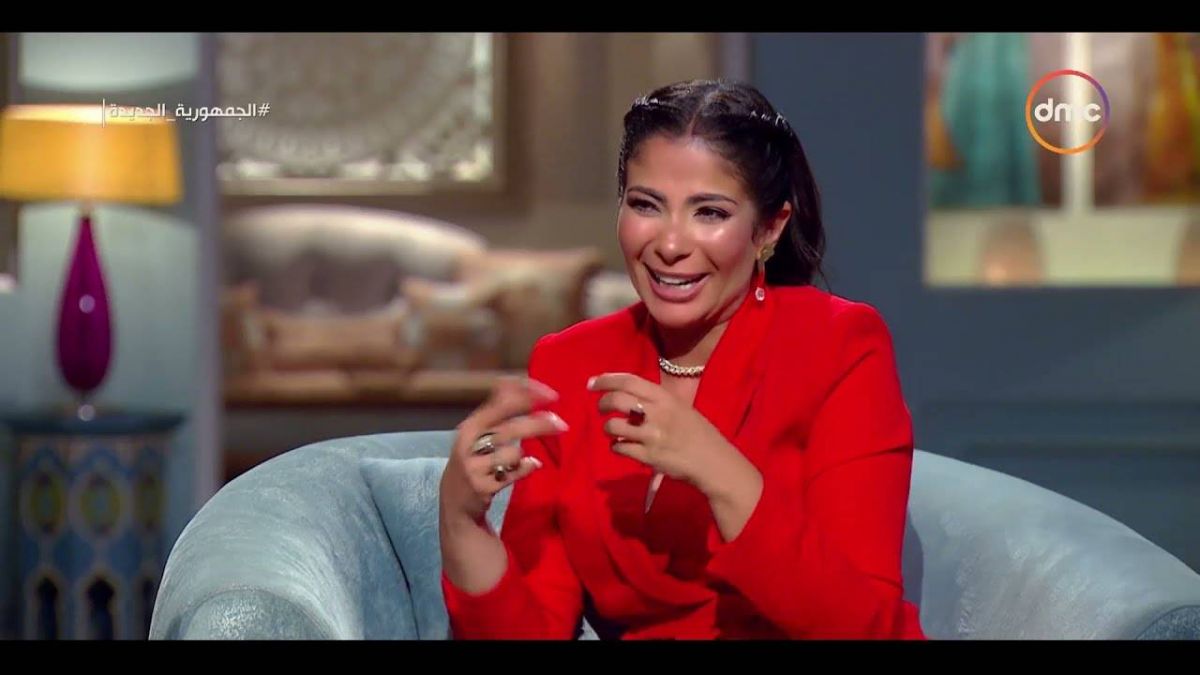 بالفيديو - منى زكي تكشف سبب رفض والديها زواجها من أحمد حلمي