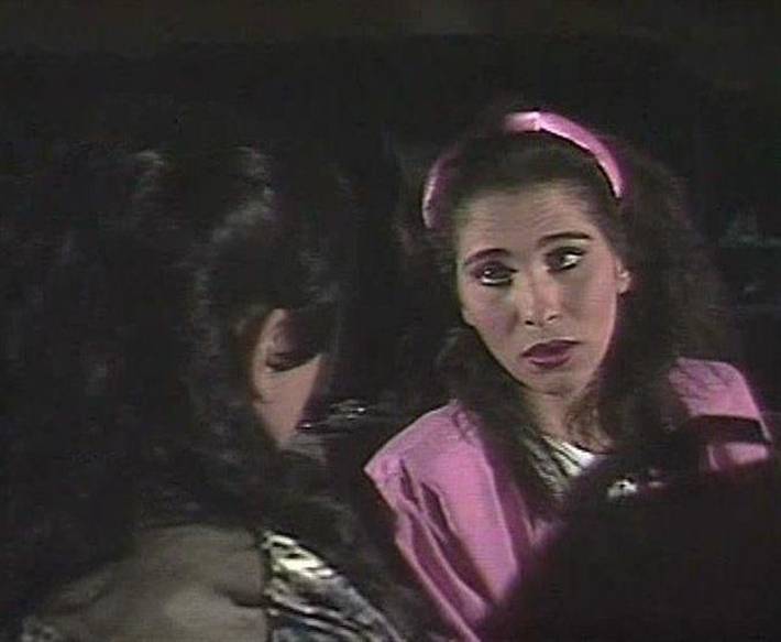 ظهور نادر للفنانة المعتزلة نهلة رأفت مع زوجها.. هكذا أصبحت