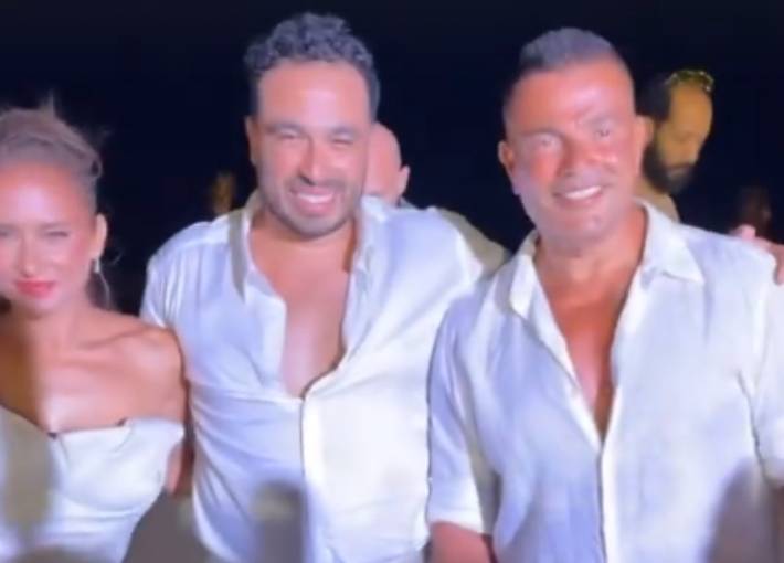 بالفيديو - عمرو دياب يرقص على أنغام 