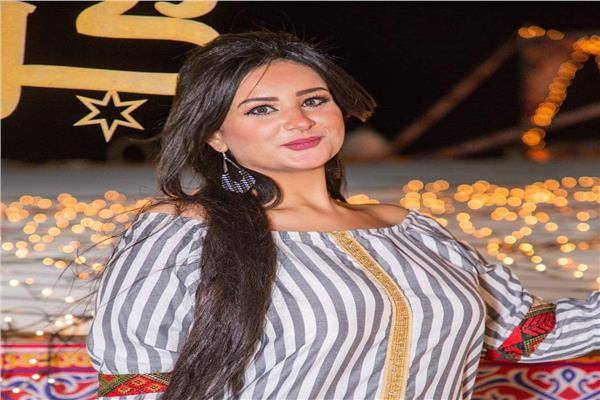 مذيعة مصرية تحتفل بالخُلع: 