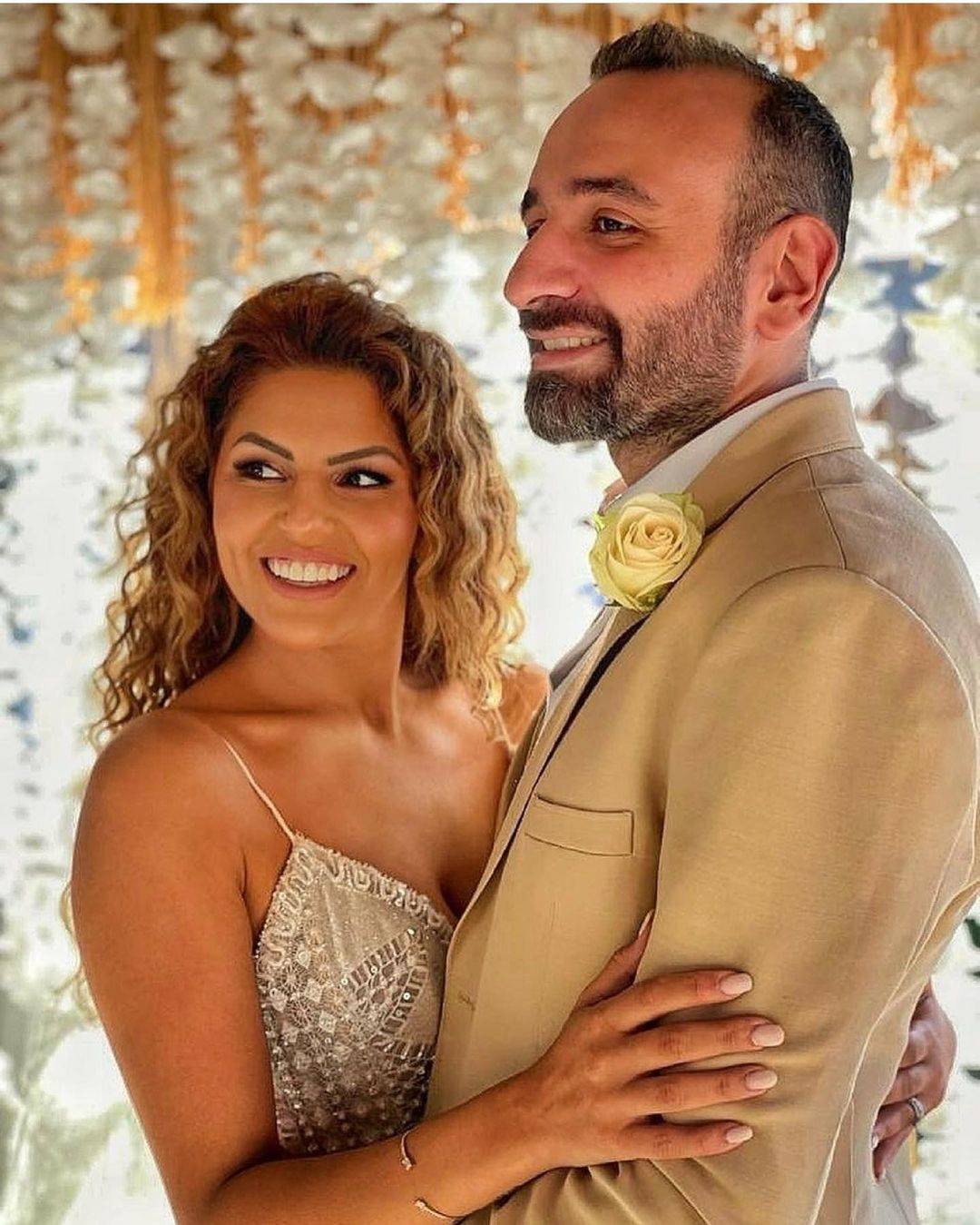 فنان مصري شهير: 