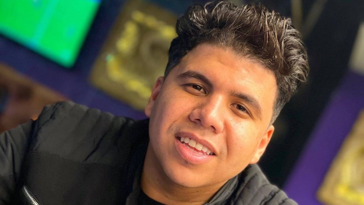 التحقيق مع عمر كمال بسبب لفظ سيء