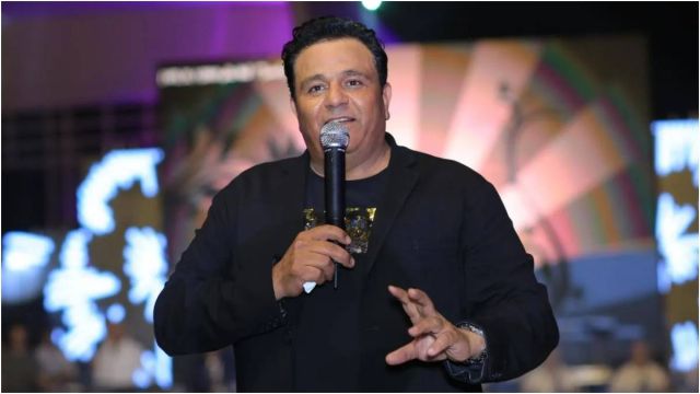 بالفيديو - محمد فؤاد يتعرّض للانتقاد بسبب وزنه الزائد