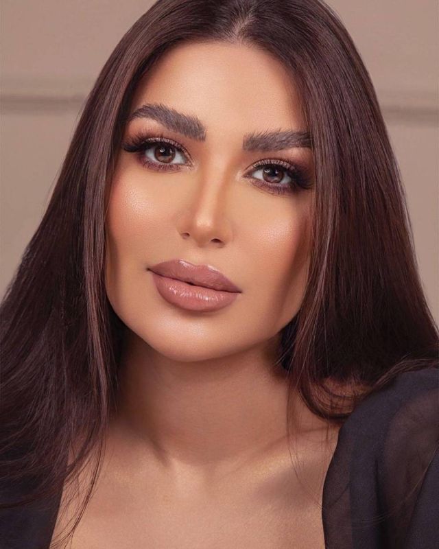 سارة نخلة تهاجم رضوى الشربيني بسبب تغريدتها عن الزواج