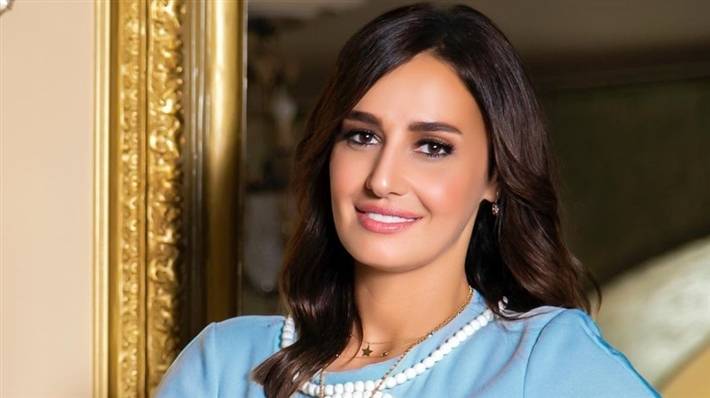 بالصور - حلا شيحة تستعرض حديقة منزلها المميّزة وتوجه رسالة لوالدتها