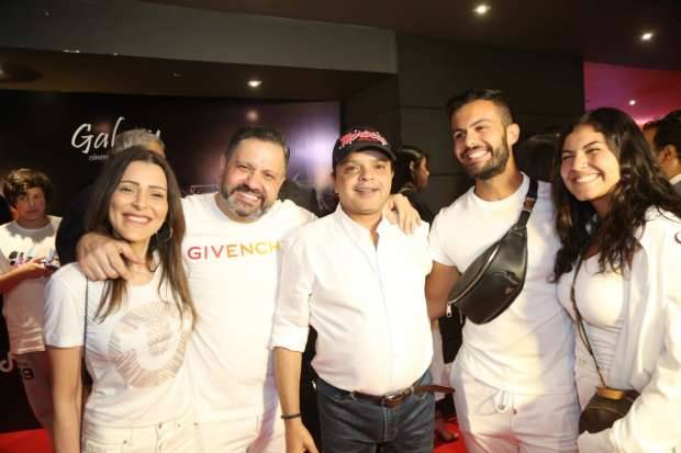 بالصور - محمد هنيدي يثير الرعب في العرض الخاص لفيلمه 