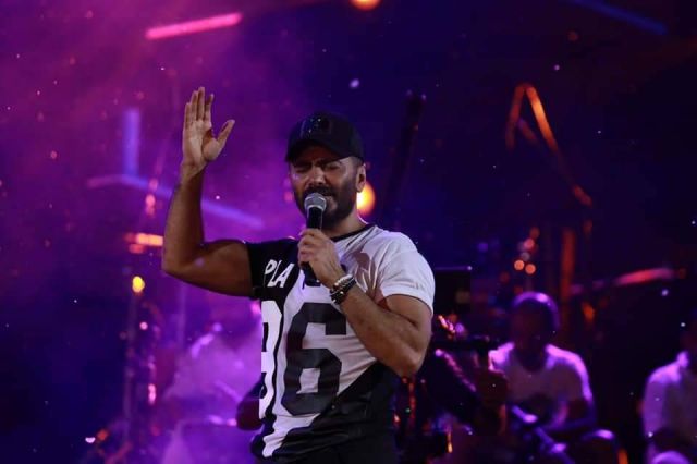 تامر في الحفل