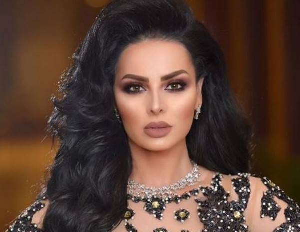 زوج ديانا كرازون يحتفل بذكرى تتويجها 