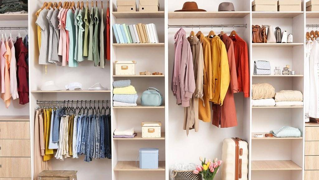 طرق بسيطة لتحويل ملابسك القديمة إلى قطع جديدة