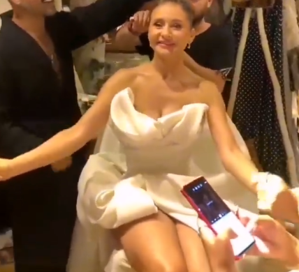 بالفيديو - نيللي كريم تُشعل حفل زفافها برقصها المتواصل