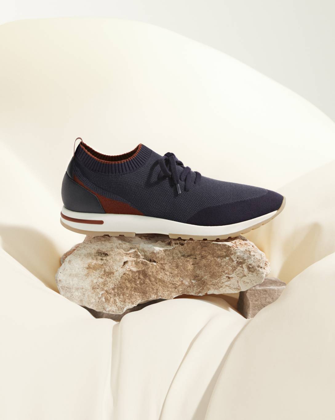 لورو بيانا تقدّم حذاء 360 Colorama الرياضي