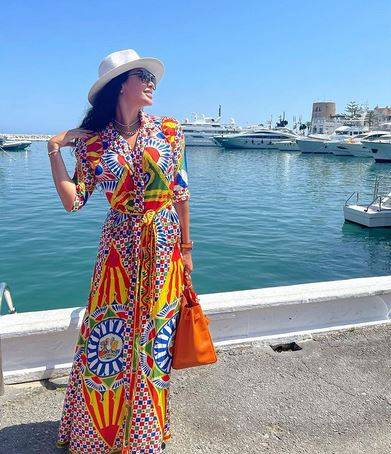 نصائح بسيطة لتنسيق فساتين الصيف بطريقة عصرية