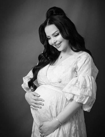 بالفيديو - ديانا كرزون تصدم الجميع باستعادة رشاقتها بعد فترة قصيرة من إنجاب طفلتها