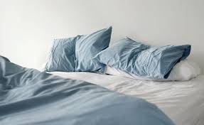 ماذا يحصل إذا تأخرتِ في تغيير أغطية السرير والوسائد؟