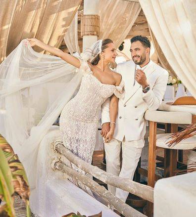 نيللي كريم تأسر القلوب بصور جديدة من شهر العسل.. شاهدوا سعادتها