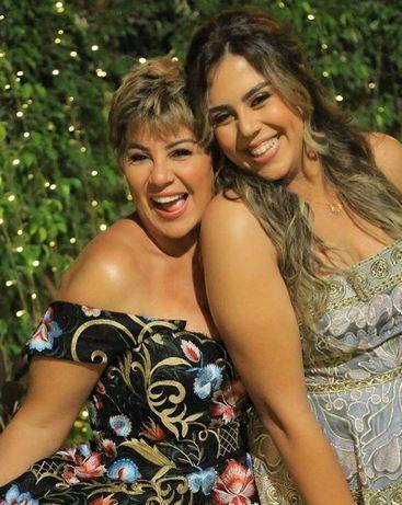 بالصور - هكذا احتفلت الإعلامية مفيدة شيحة بخطوبة ابنتها