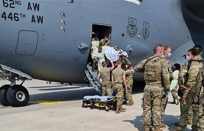 أفغانية تلِد في غرفة شحن طائرة أميركية