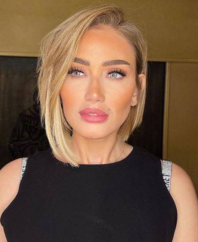 ريهام سعيد تفاجئ متابعيها بتغيير شكلها وهكذا كانت في طفولتها