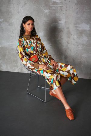 أناقة خريف وشتاء 2021 مع Purificacion Garcia