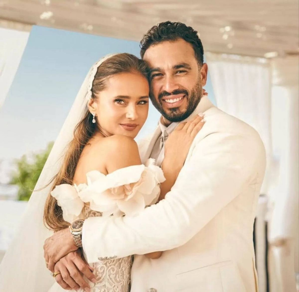 هكذا علقت نيللي كريم على قصة ظهورها كموديل في كليب جديد