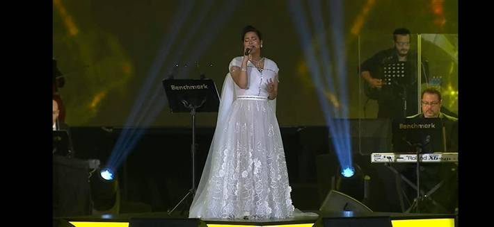 في حفلها بالمملكة... شيرين عبد الوهاب تخطف الأنظار بإطلالتها وتهنّئ الجمهور السعودي