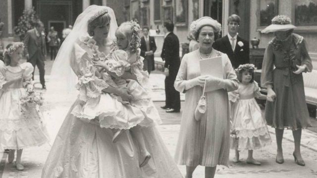 10 مواقف فضائحية في حفلات الزفاف الملكية!