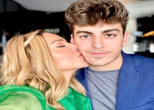 سوزان نجم الدين وابنها